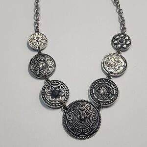 Antiqued Silver Tone Womens Necklace Chain Circle Round